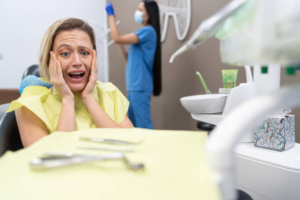 Best Emergency Tooth Extraction  in Breezy Point, MN